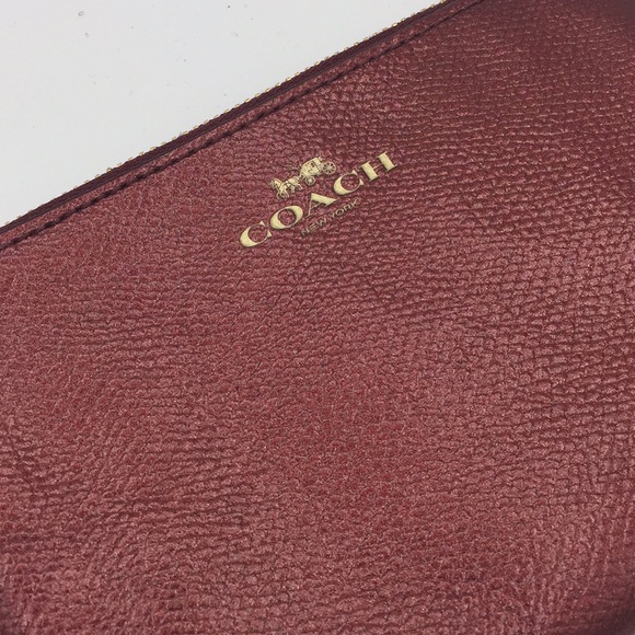 NWT COACH Metallic Cherry Pebbled Leather Wrislet - Picture 2 of 10